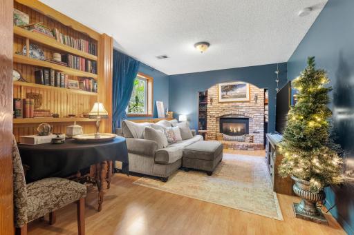 Peaceful retreat with solid oak built-in bookcase