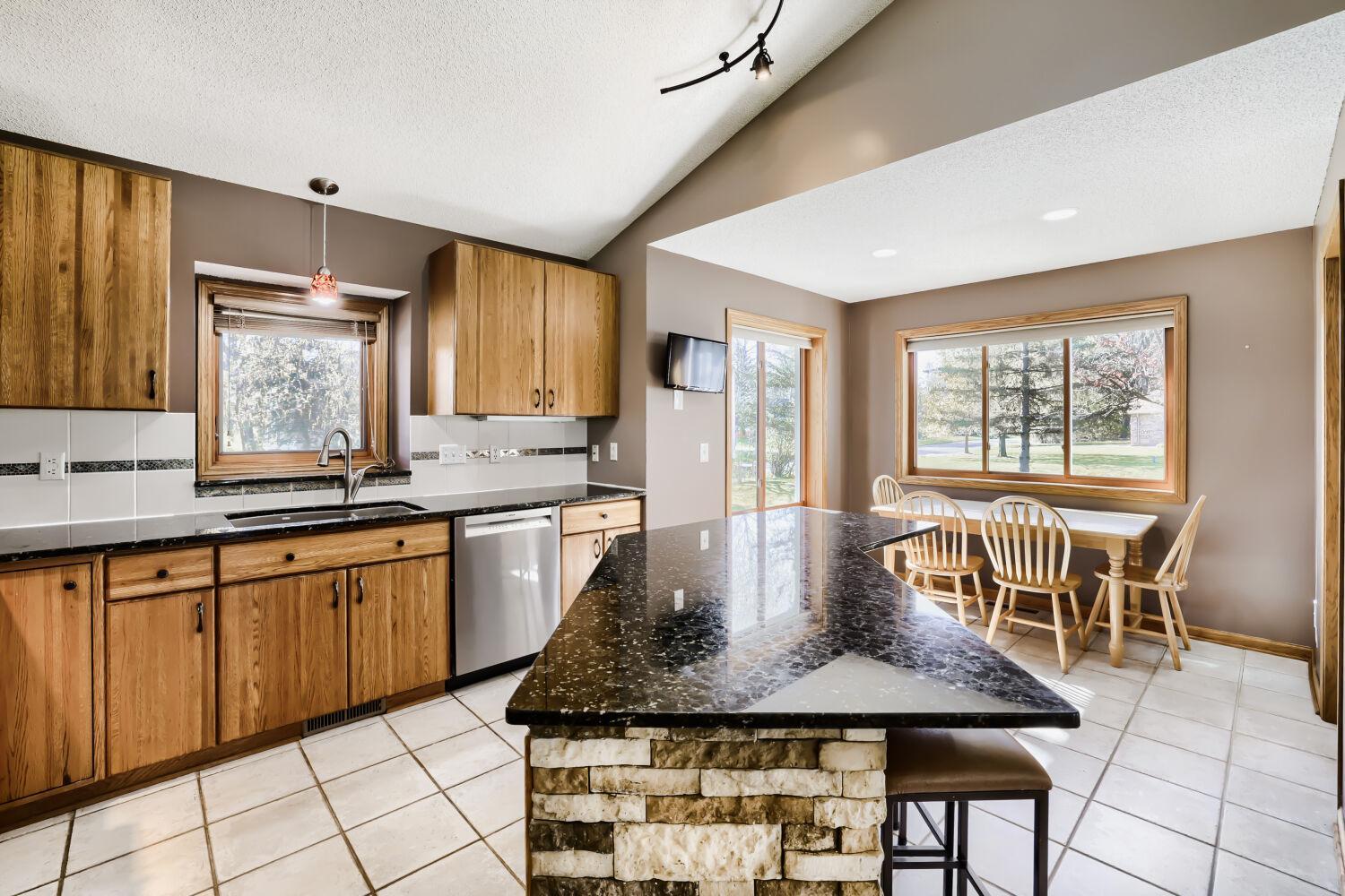 13834 Washington St NE - Web Quality - 013 - 08 Kitchen.jpg