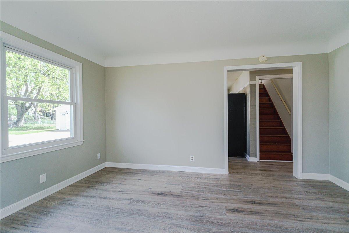 08-Living Room.jpg
