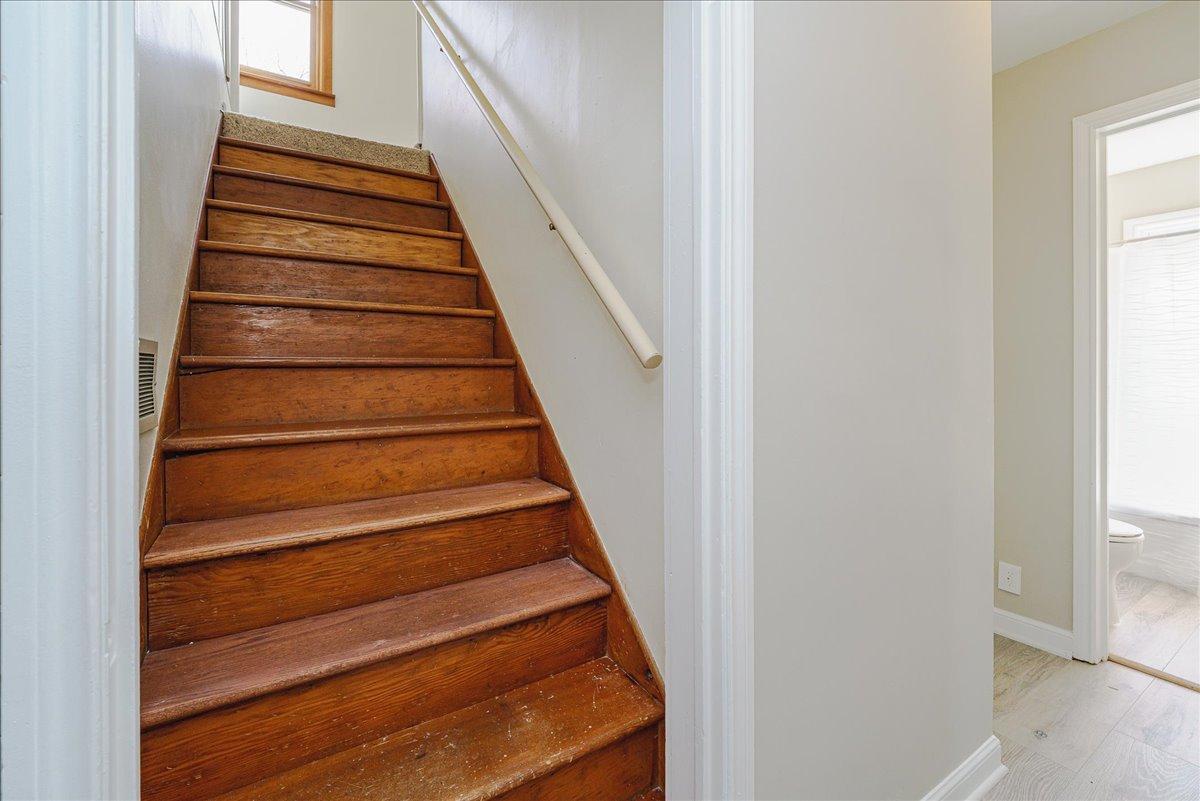 20-Staircase.jpg