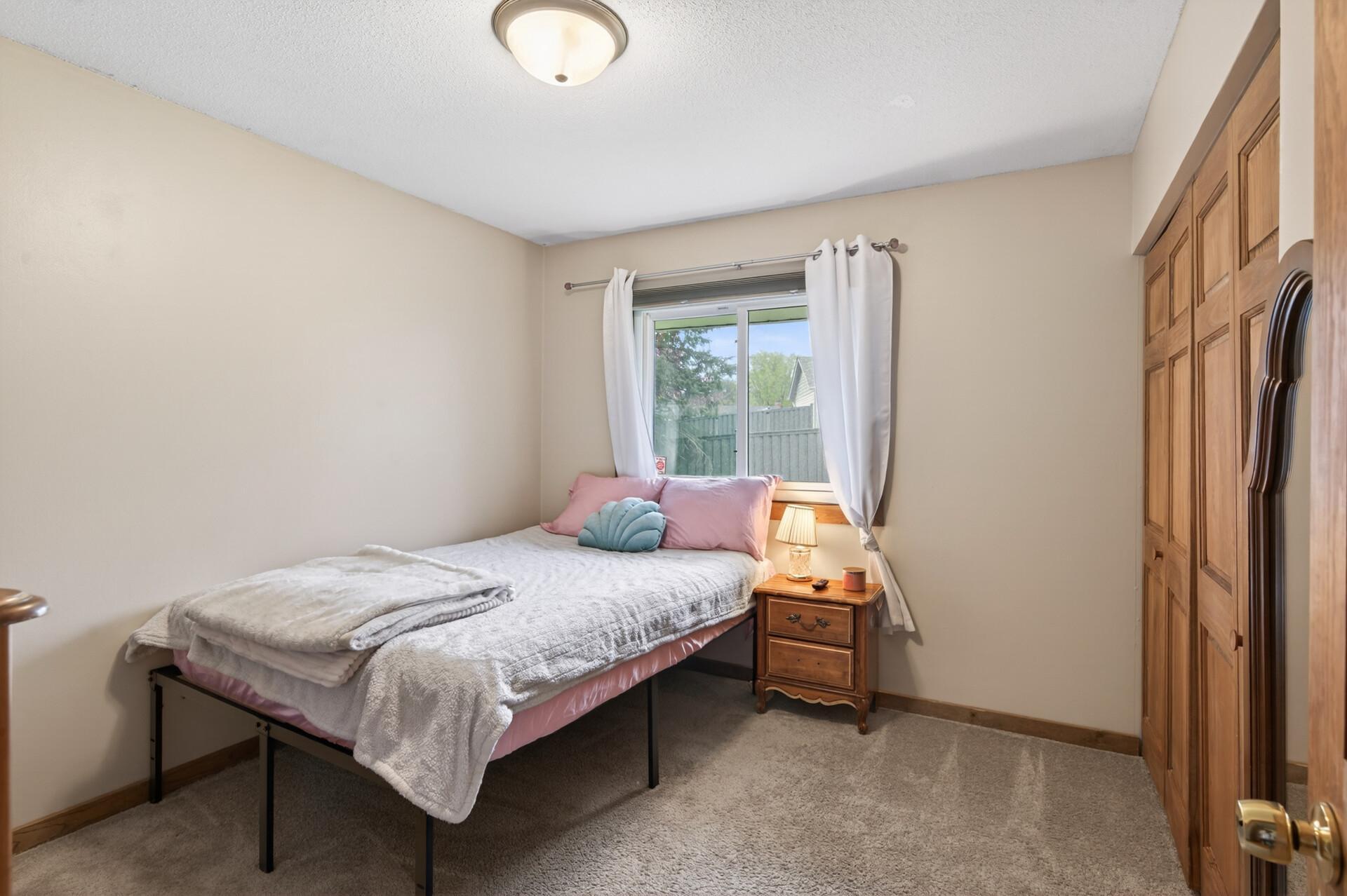 17_8380_Isle_Ave_S17_mls.jpg