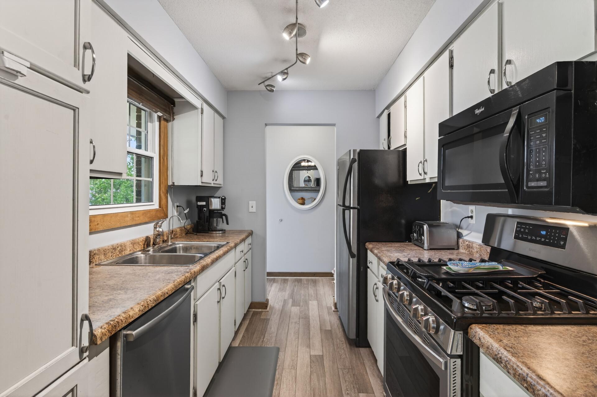14_8380_Isle_Ave_S14_mls.jpg