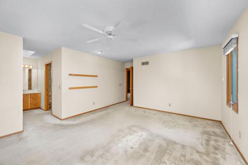 Primary en-suite