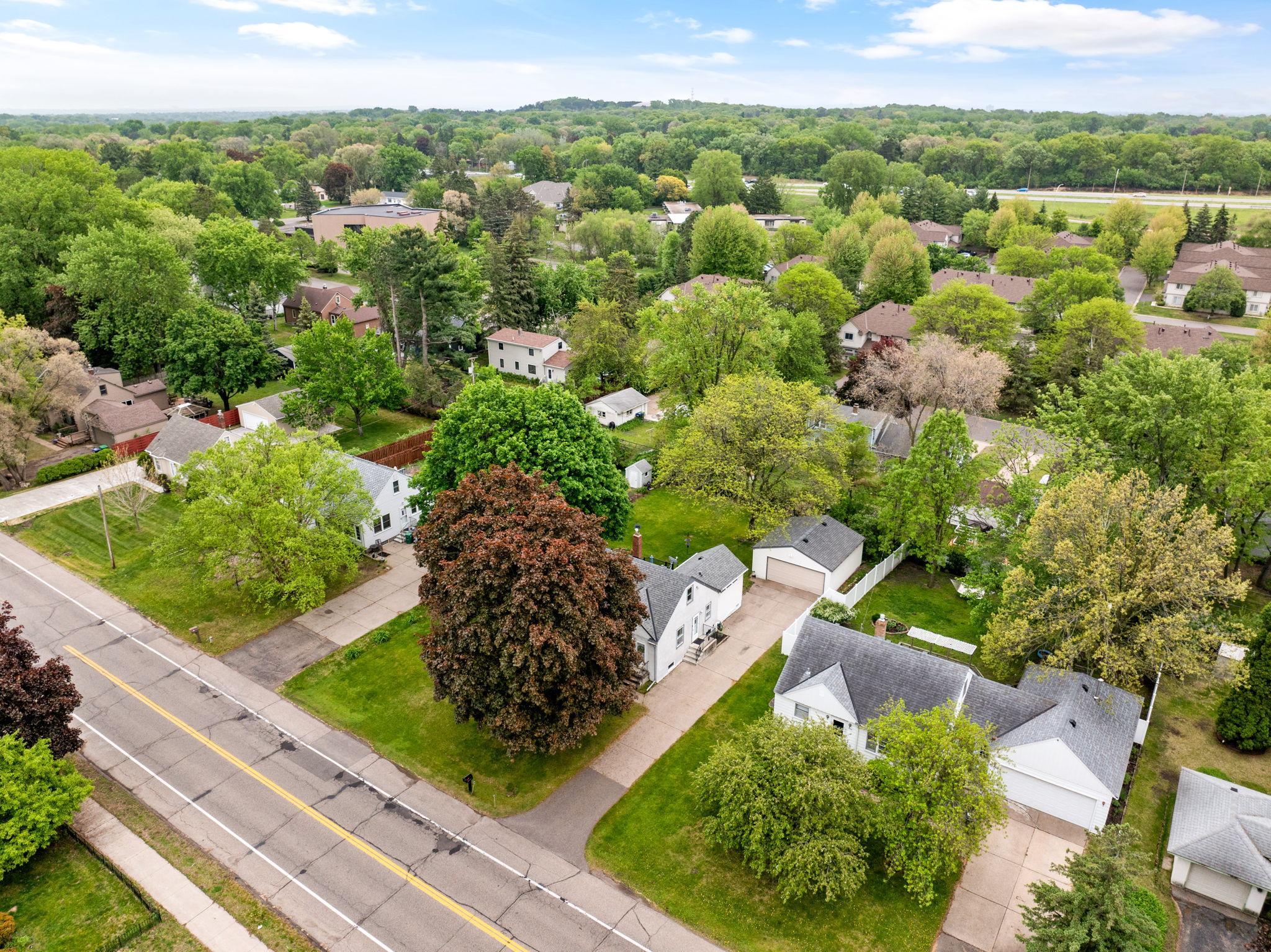Conveniently located with easy access to major highways, shopping and everyday amenities!