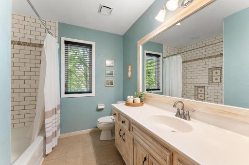 Upper Level Full Bathroom