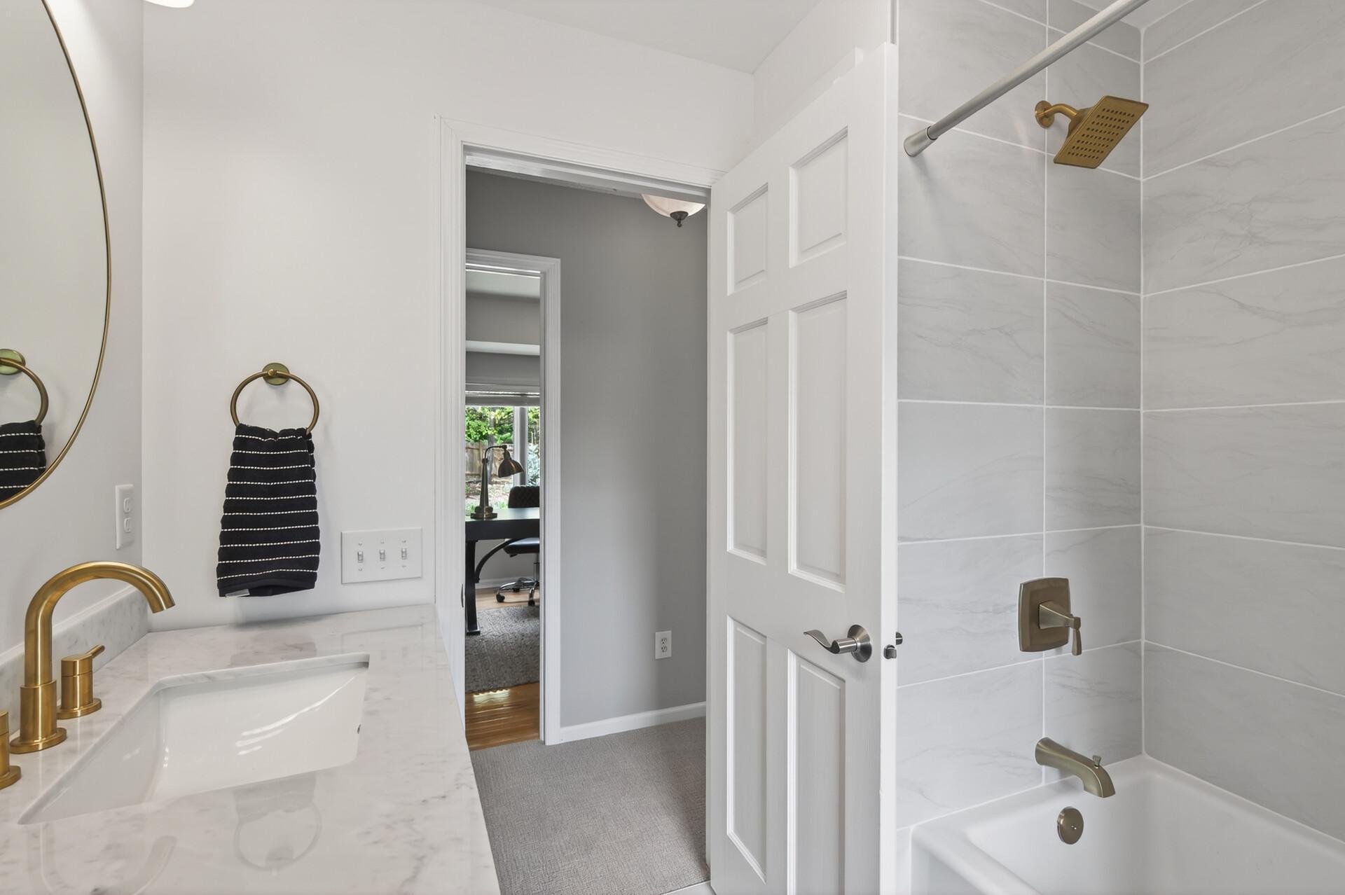 99_18339_Ridgewood53_mls.jpg