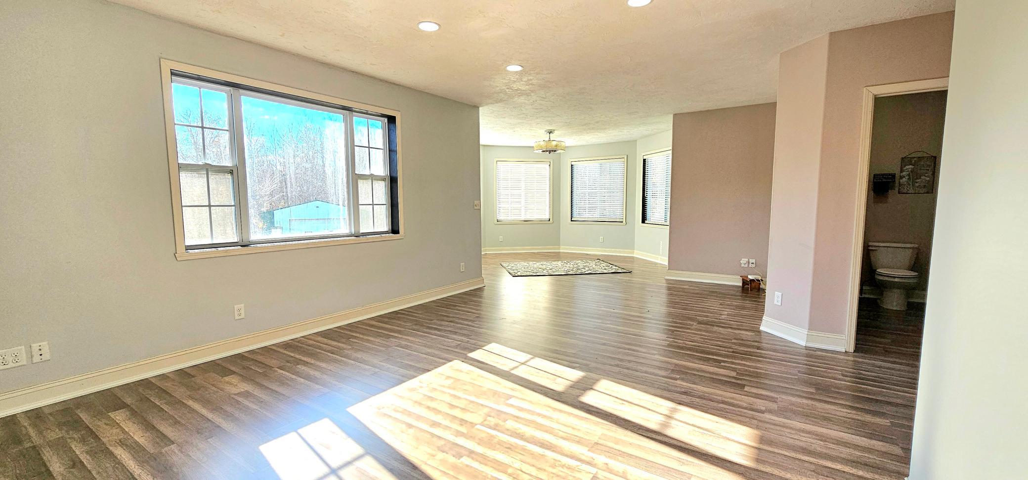 Main flr dining/livingroom *NEW FLOORING