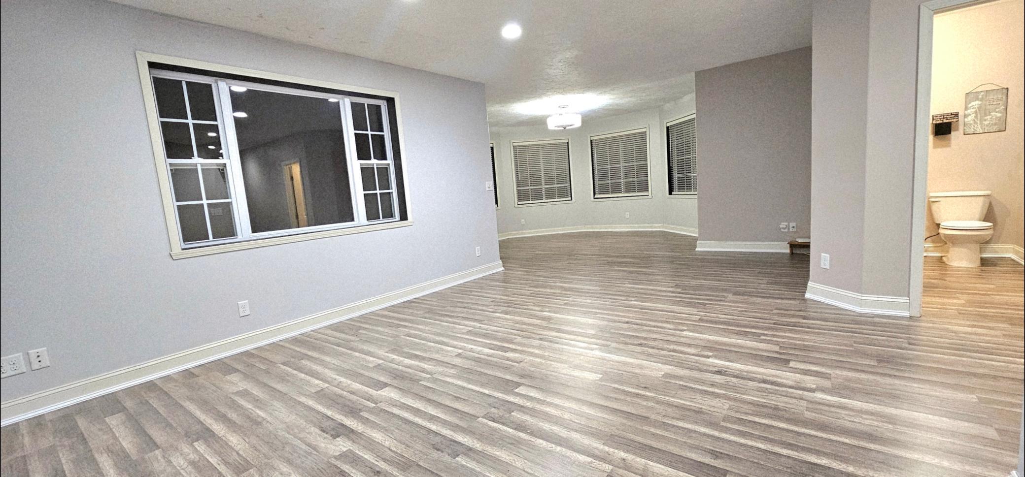Main flr dining/livingroom *NEW FLOORING