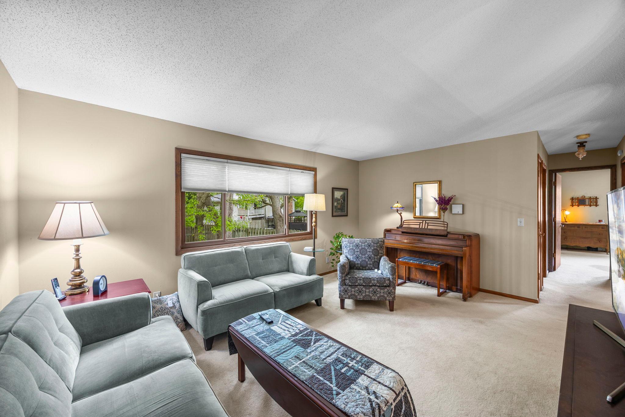 11-web-or-mls-12241 Unity St NW-61.jpg