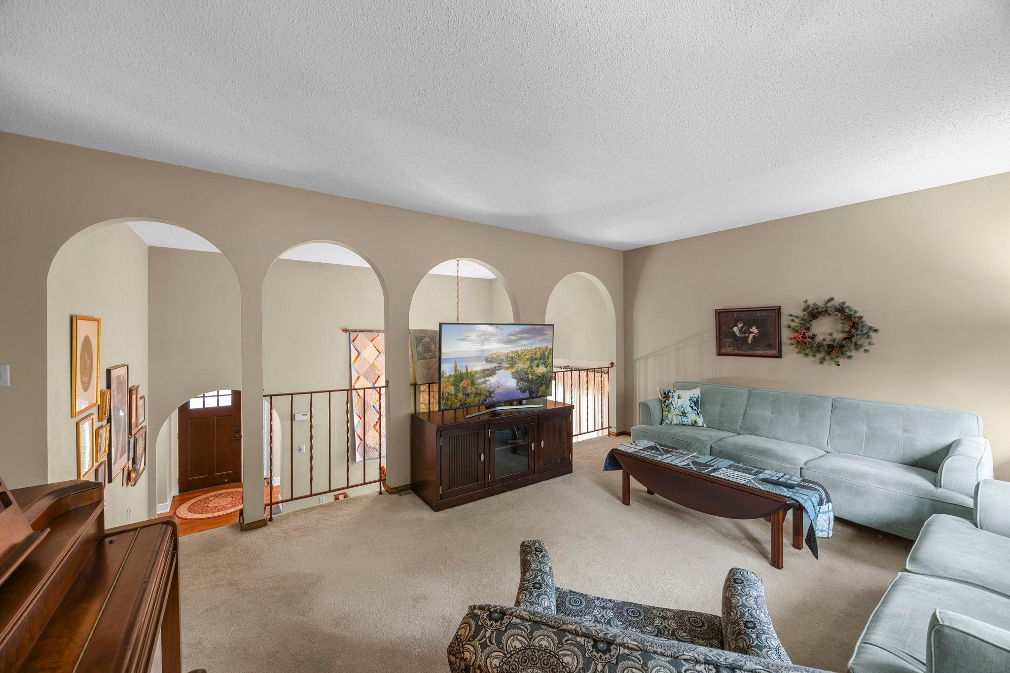 12-web-or-mls-12241 Unity St NW-67.jpg