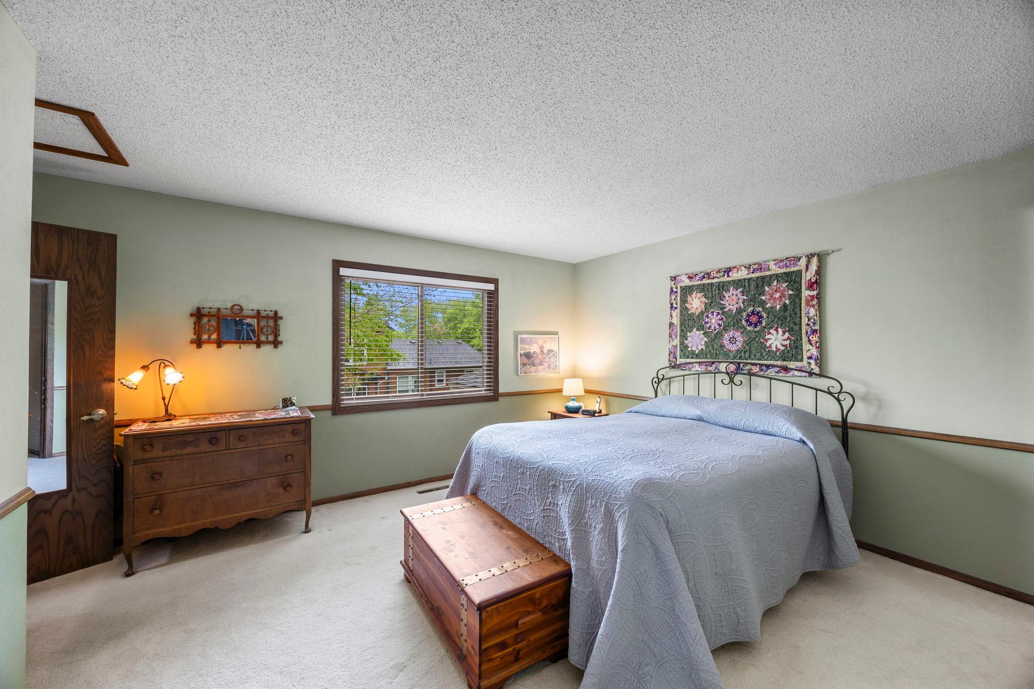 22-web-or-mls-12241 Unity St NW-92.jpg
