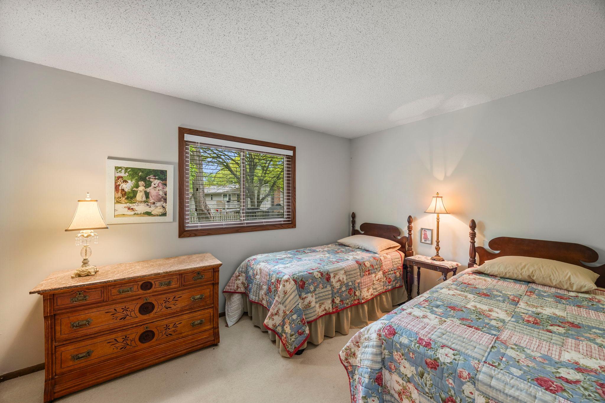 26-web-or-mls-12241 Unity St NW-72.jpg