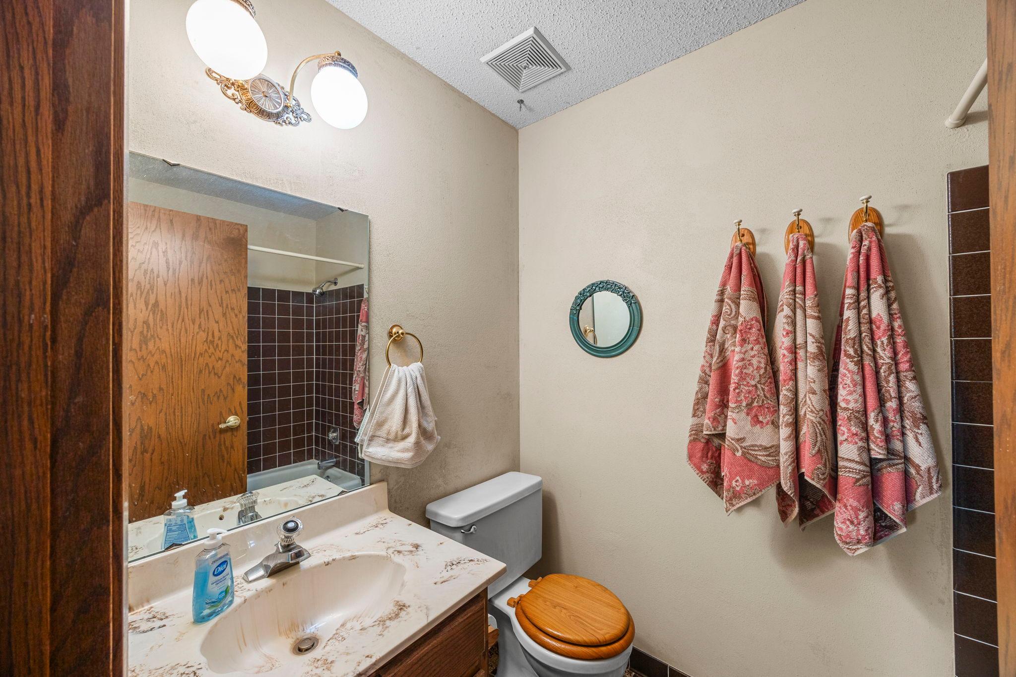 29-web-or-mls-12241 Unity St NW-87.jpg