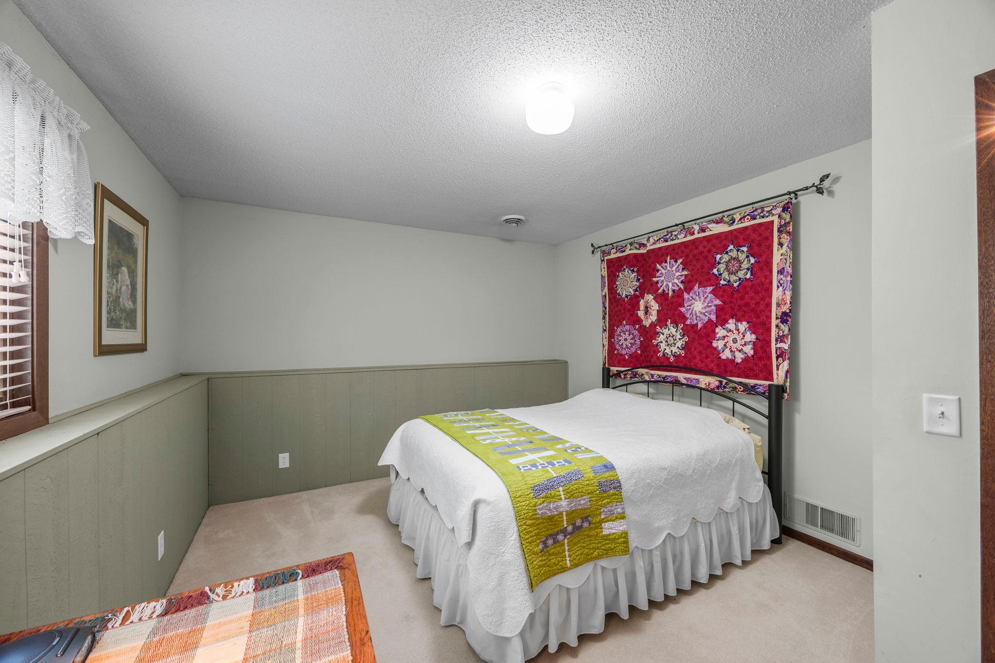 31-web-or-mls-12241 Unity St NW-137.jpg