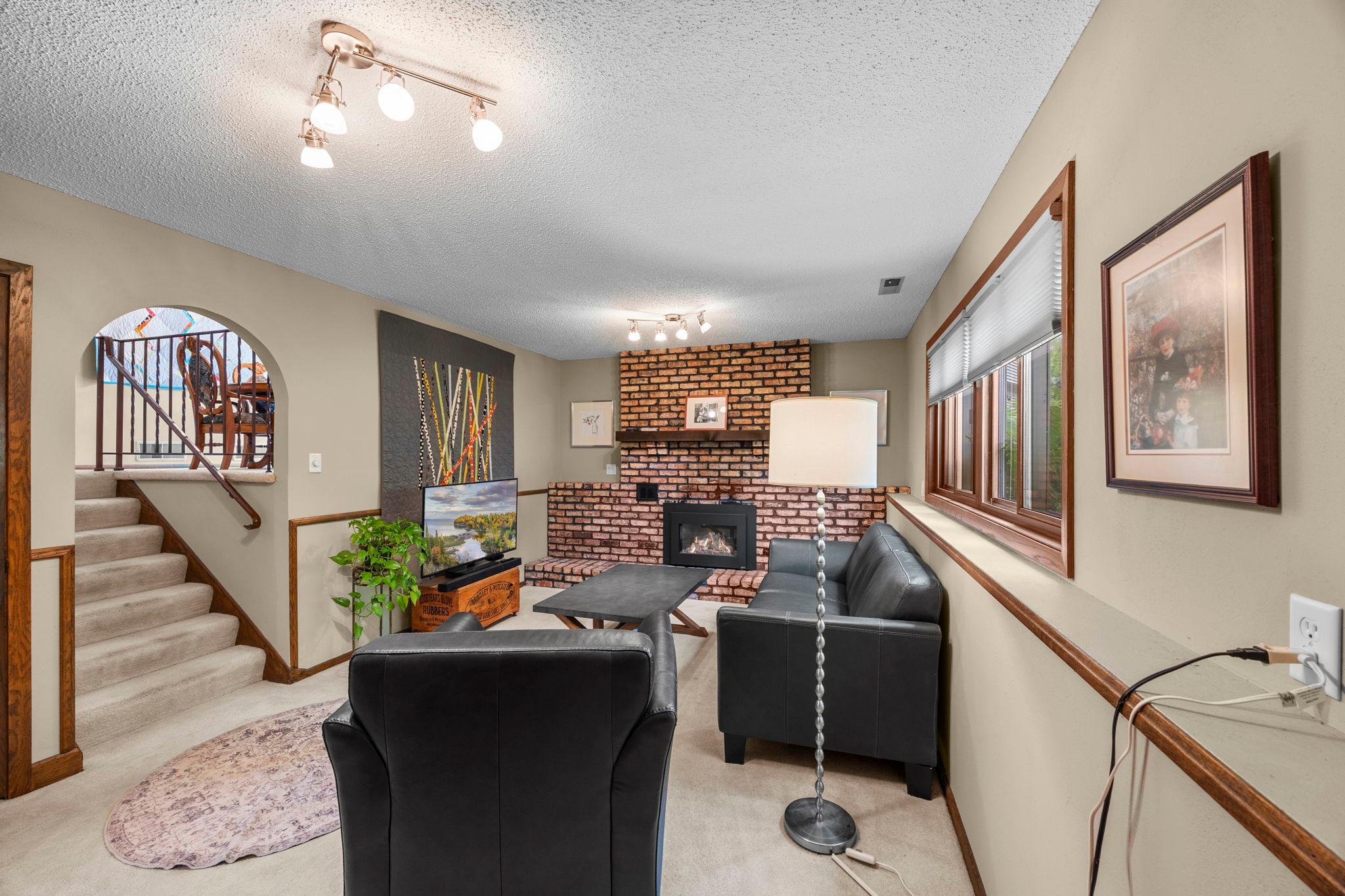 38-web-or-mls-12241 Unity St NW-122.jpg
