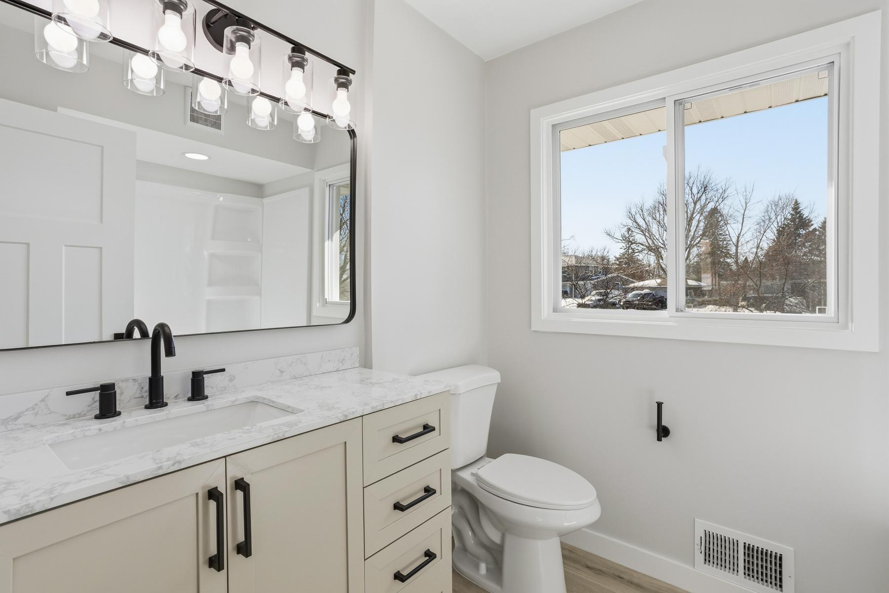 13832 Shirley Dr Burnsville MN_0024.jpg