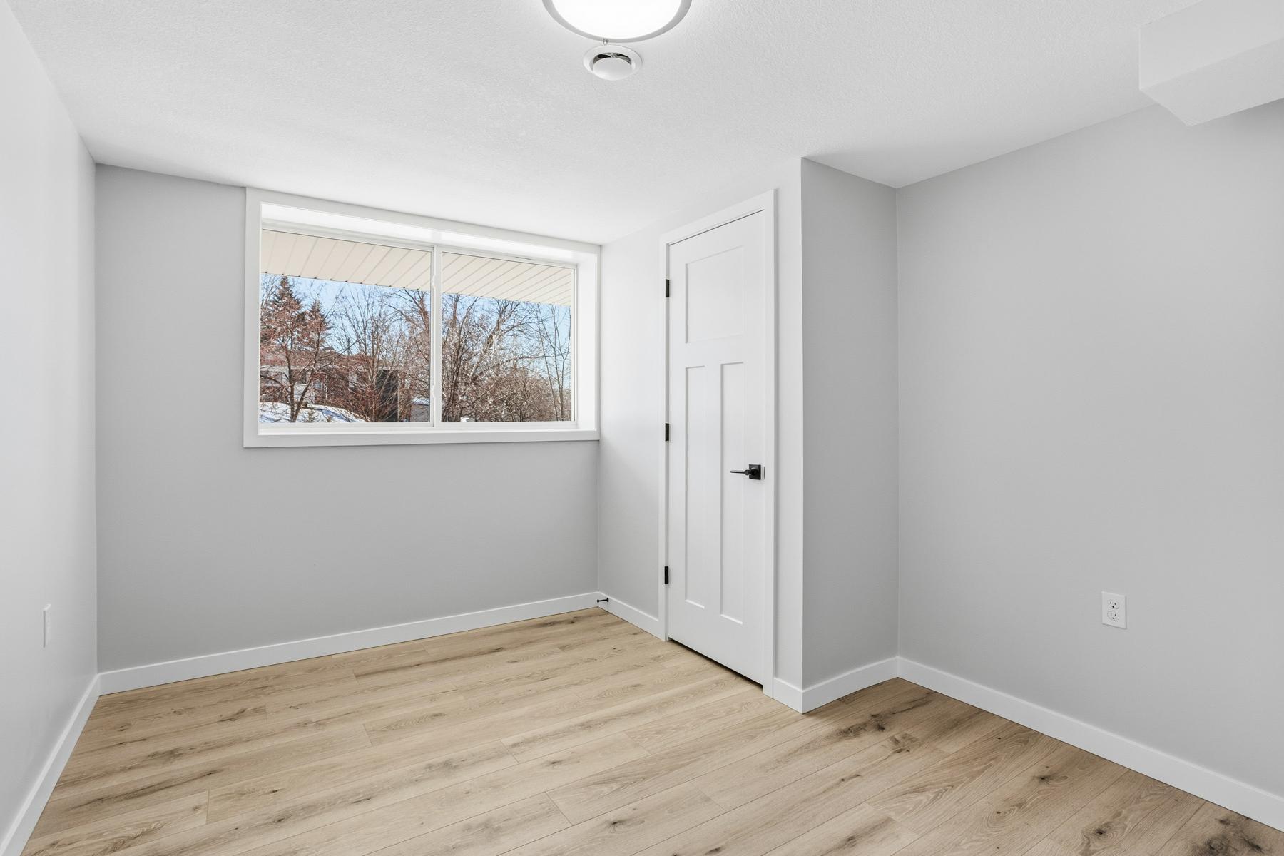 13832 Shirley Dr Burnsville MN_0011.jpg