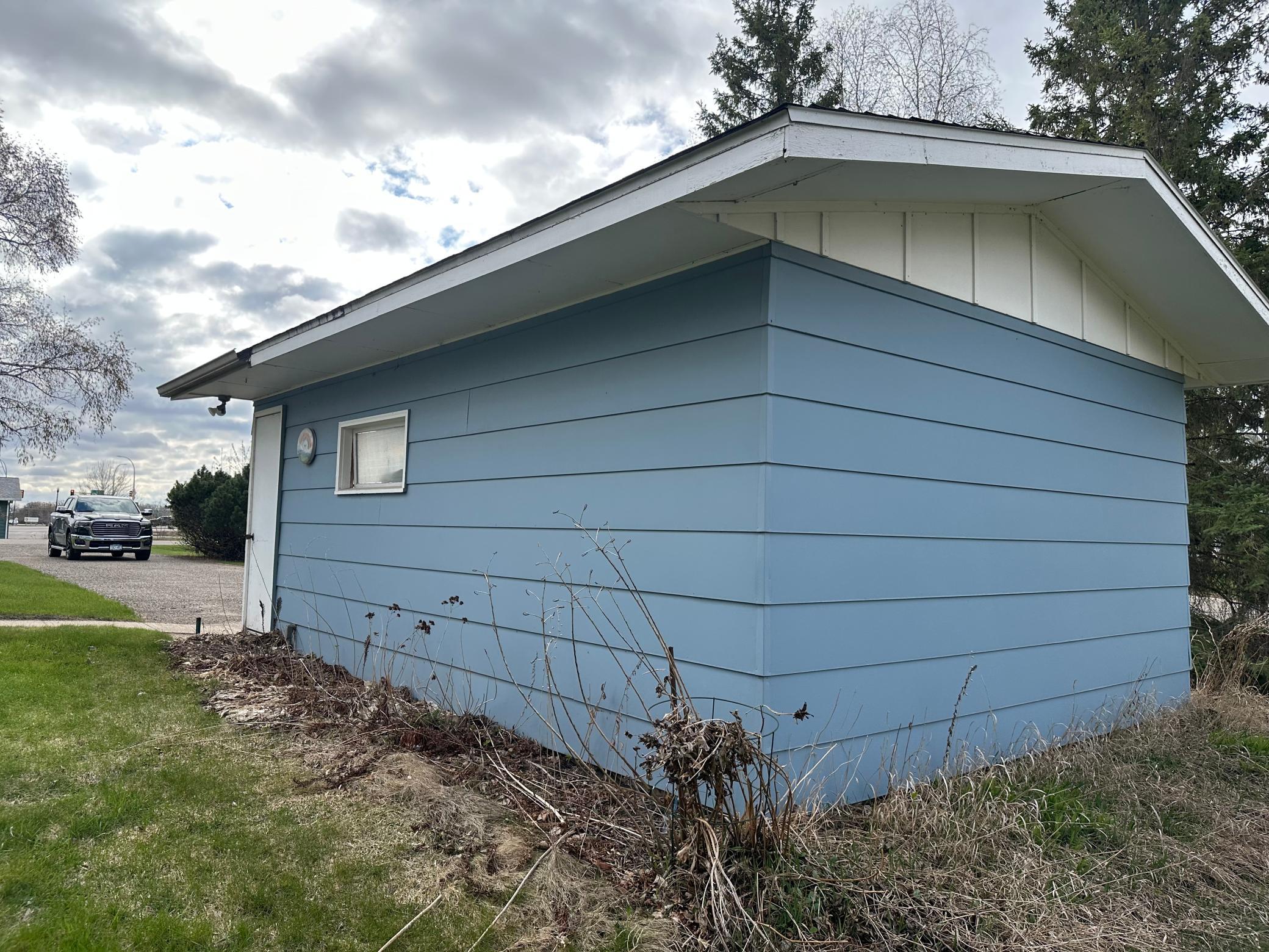 436 Garage.jpg