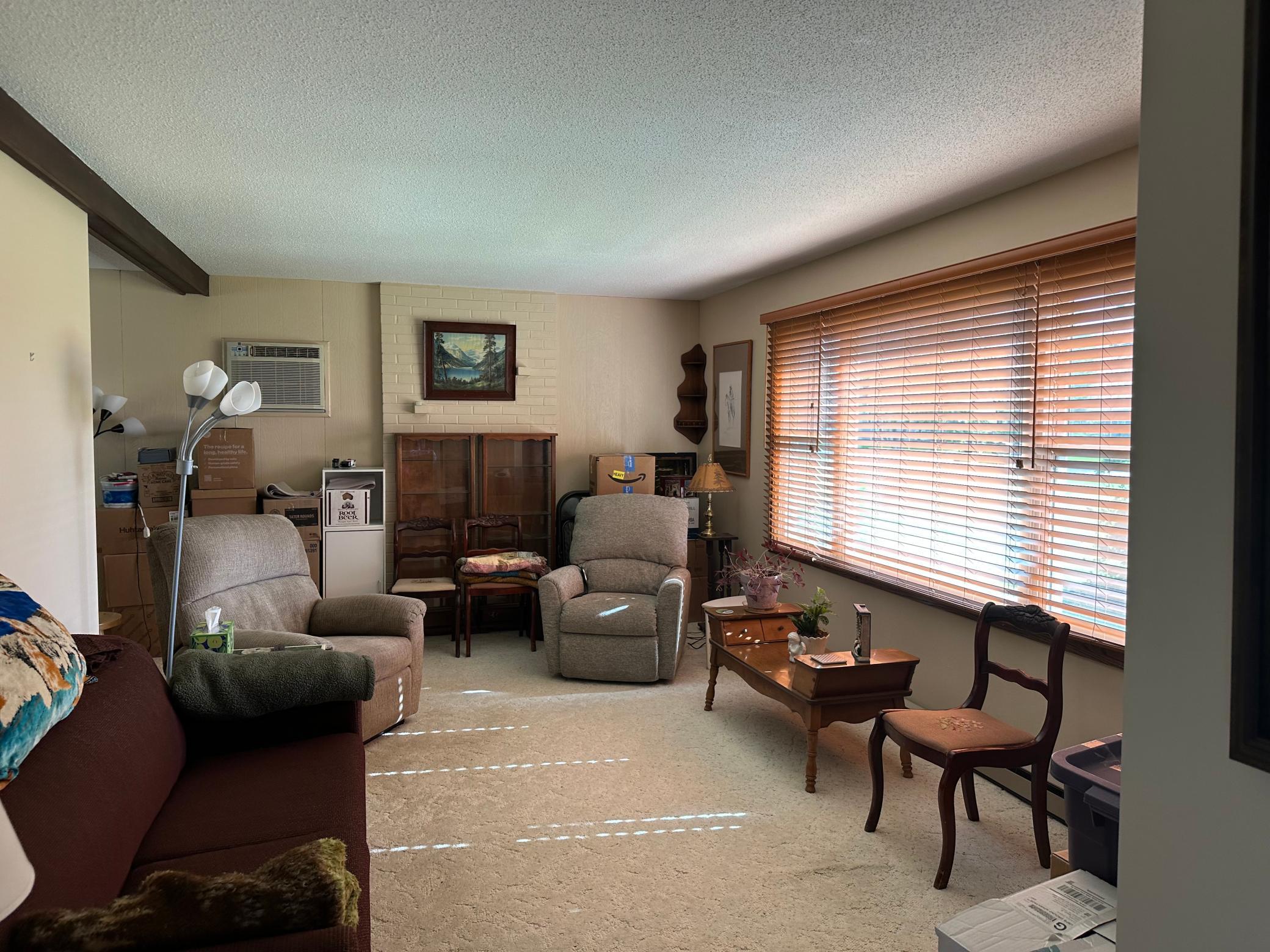 Livingroom 1.jpg