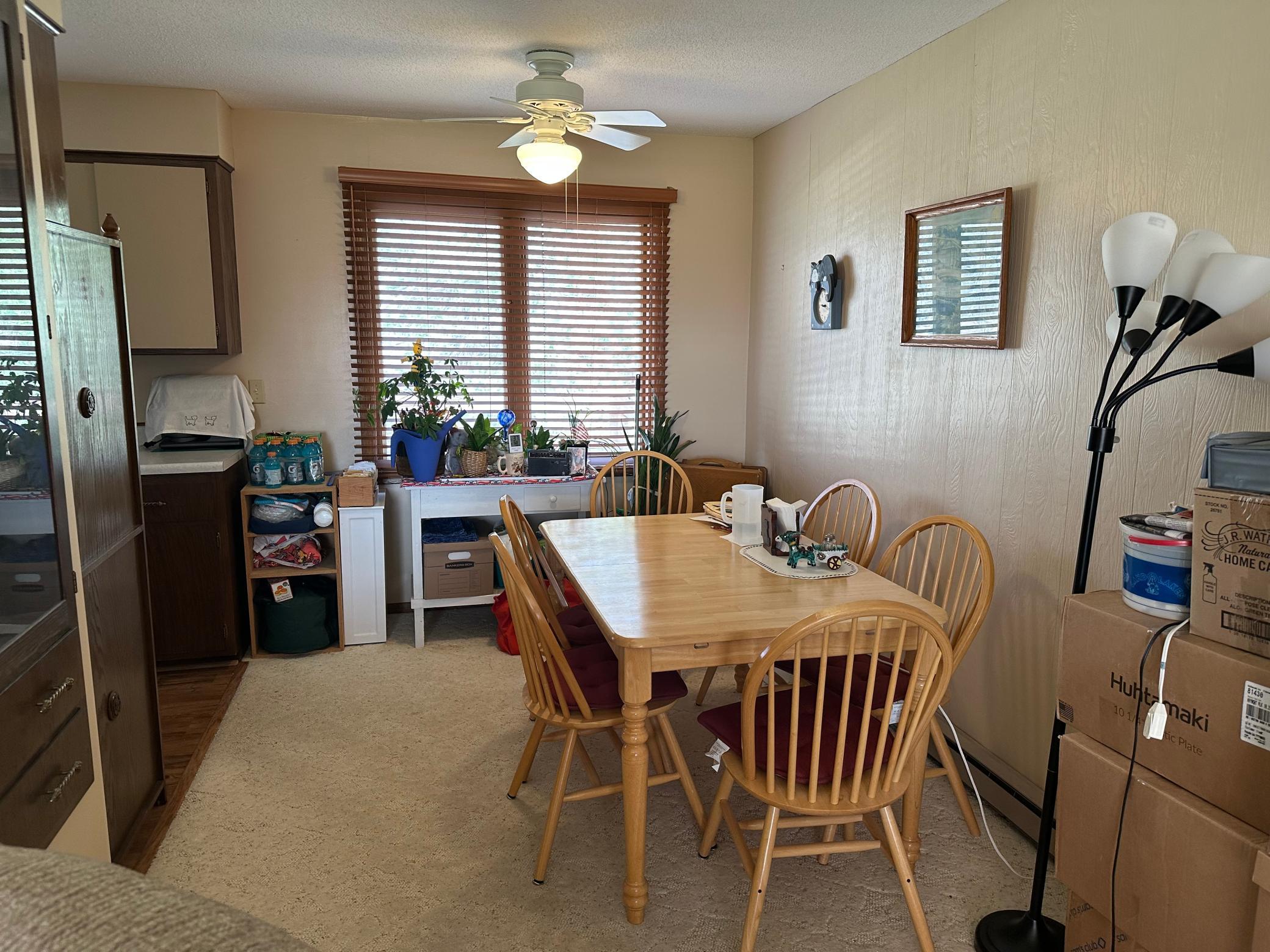 Kitchen 2.1.jpg