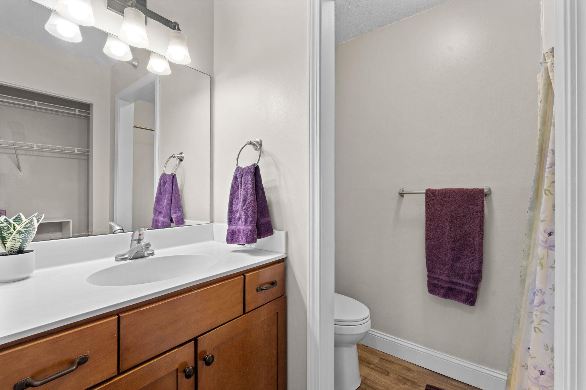 Primary bedroom bathroom