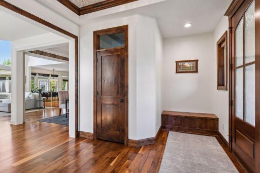 5990 Black Oaks Lane N, Minneapolis, MN 55446