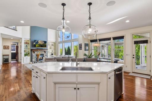 5990 Black Oaks Lane N, Minneapolis, MN 55446