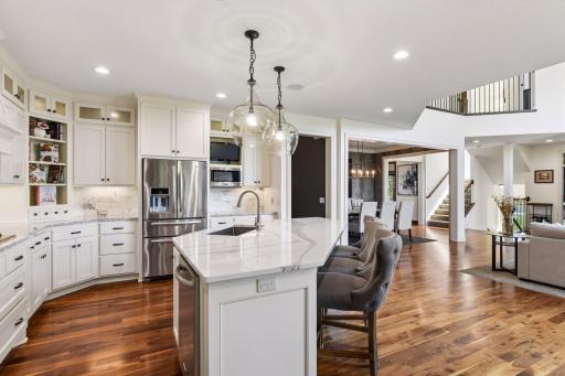 5990 Black Oaks Lane N, Minneapolis, MN 55446