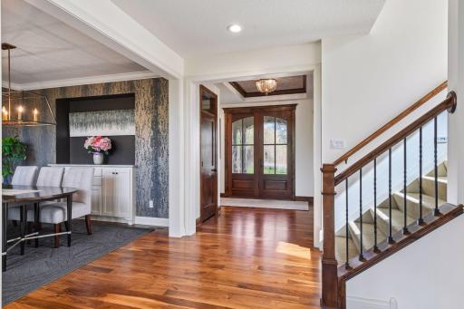 5990 Black Oaks Lane N, Minneapolis, MN 55446