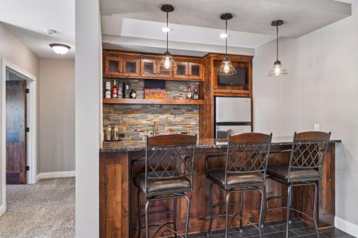 5990 Black Oaks Lane N, Minneapolis, MN 55446