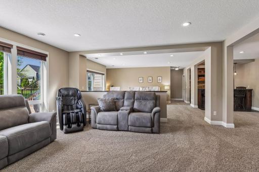 5990 Black Oaks Lane N, Minneapolis, MN 55446