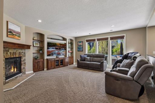 5990 Black Oaks Lane N, Minneapolis, MN 55446