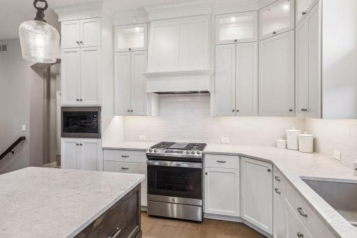 280 Bellwether Path, Wayzata, MN 55391