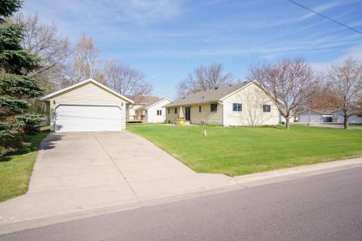 1006 8th Street S, Waite Park, MN 56387
