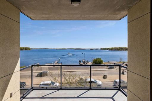 4100 Shoreline Drive, S205, Spring Park, MN 55384