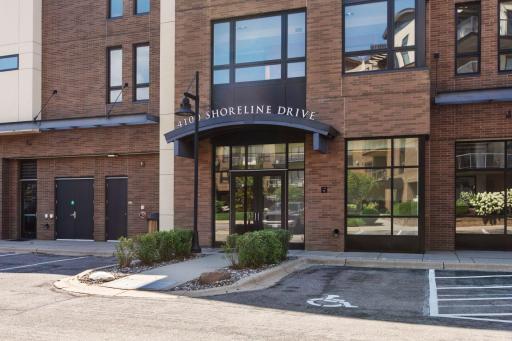 4100 Shoreline Drive, S205, Spring Park, MN 55384