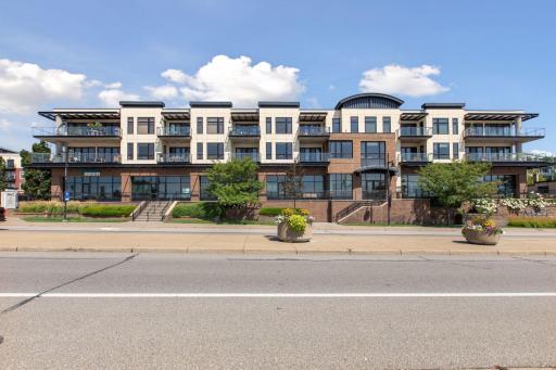 4100 Shoreline Drive, S205, Spring Park, MN 55384