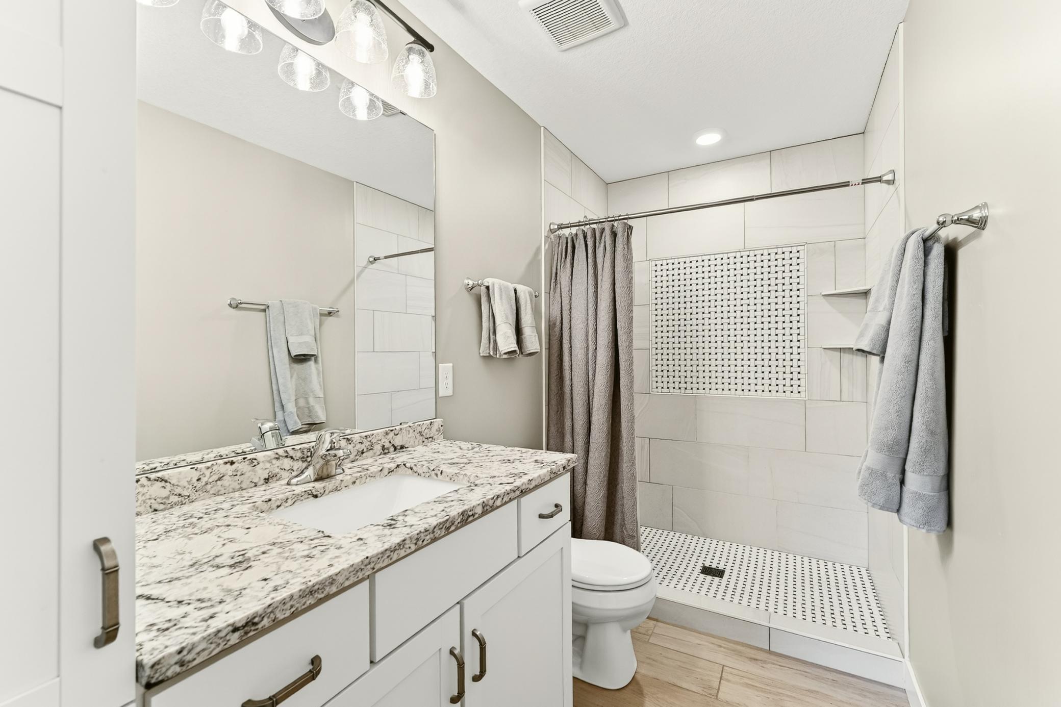 Upper level bath