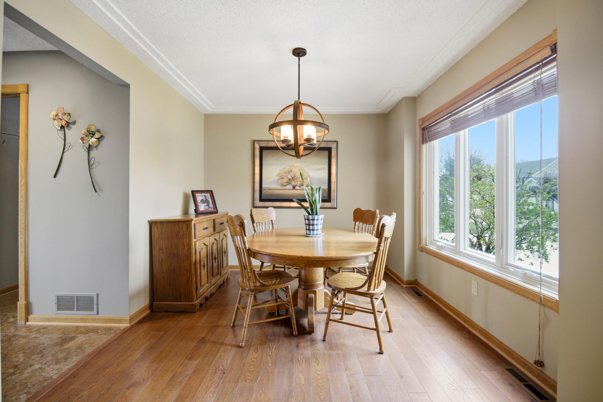 4_2900_6th_ave_sw017-1.jpg