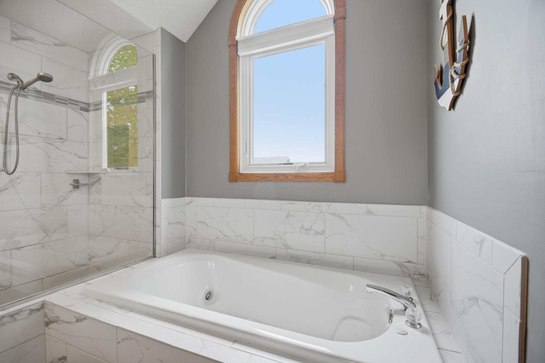 25_2900_6th_ave_sw142.jpg