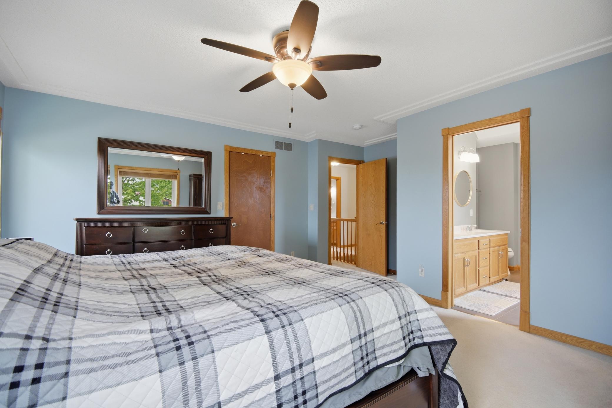 23_2900_6th_ave_sw132.jpg