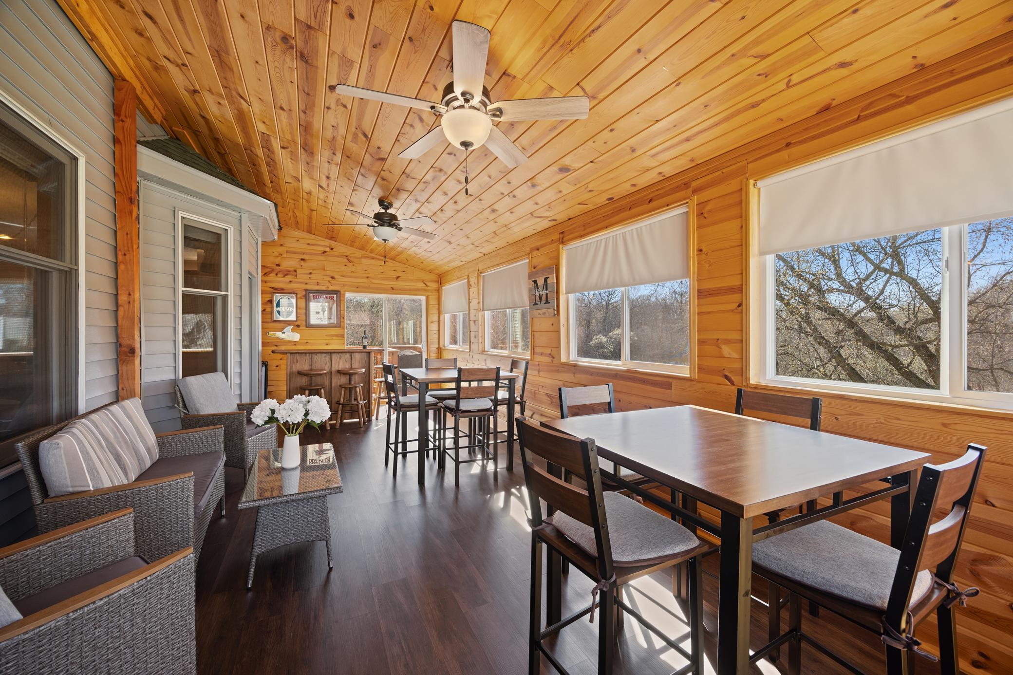 Amble space to entertain