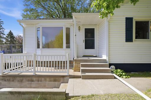 294 Mccarrons Boulevard S, Saint Paul, MN 55113