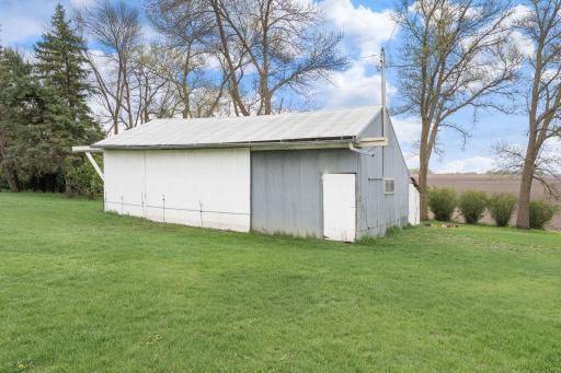 21443 160th Street, New Richland, MN 56072