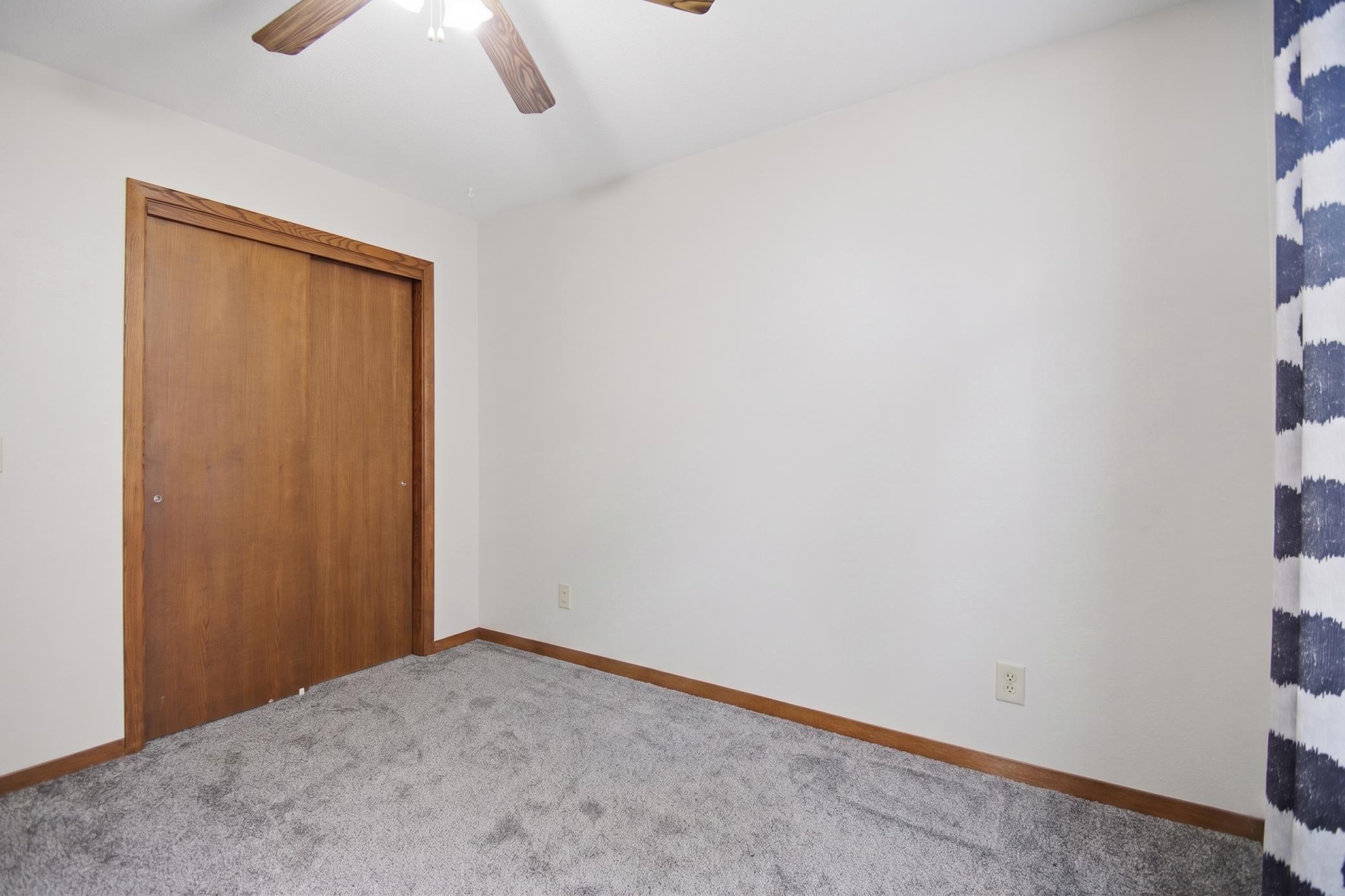 21_914_13th_ave_se_097 - furn rem 2.jpg