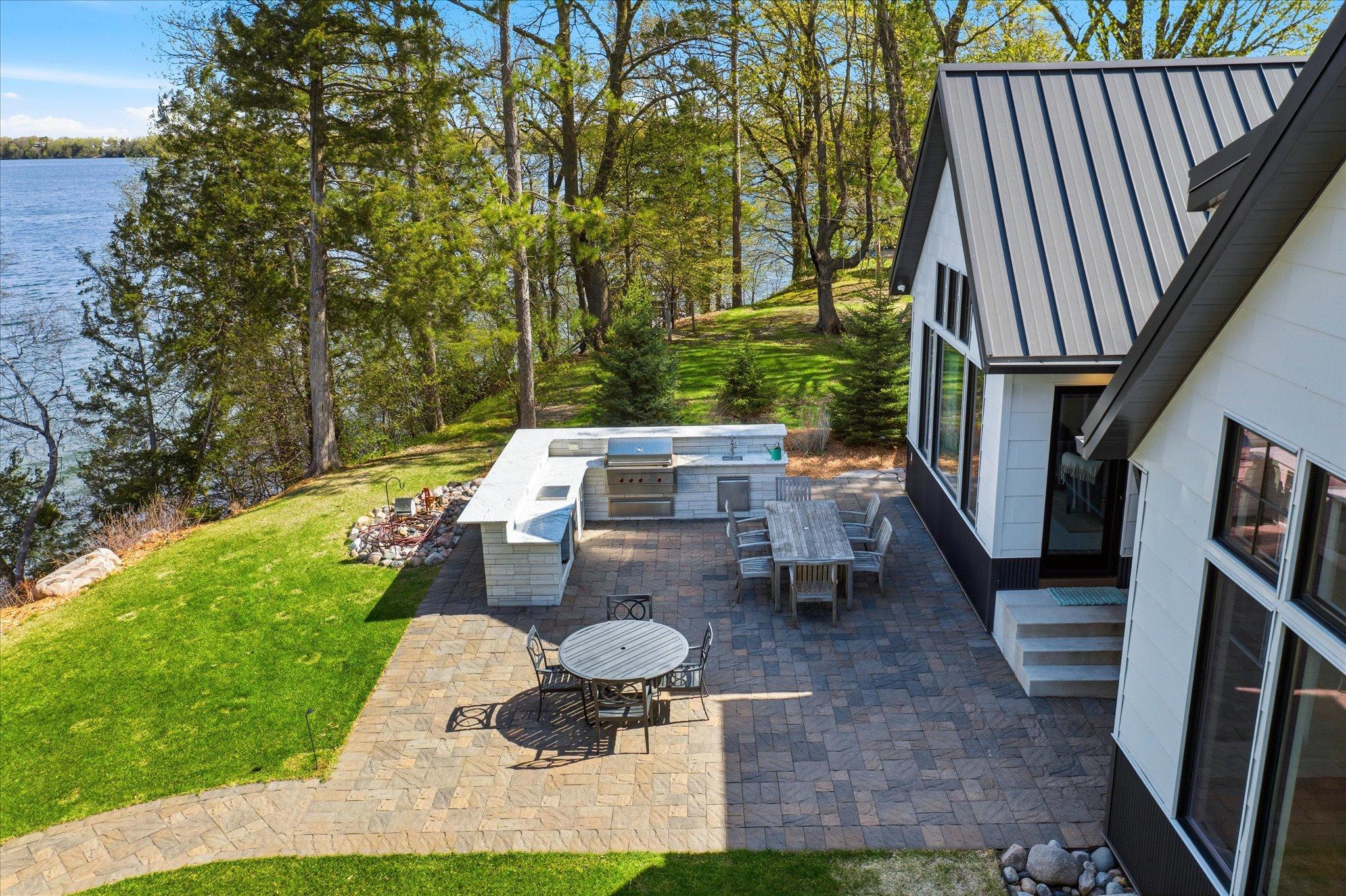 Outdoor Kitchen