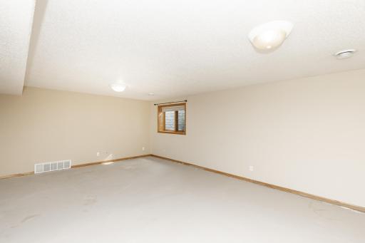 2451 Madison Square Drive S, Fargo, ND 58104