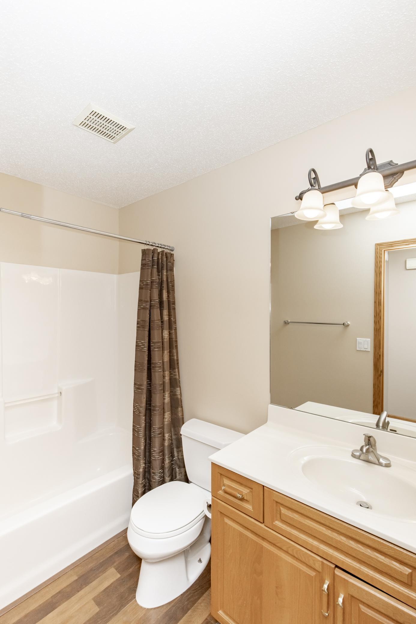 Bathroom 2 - Full