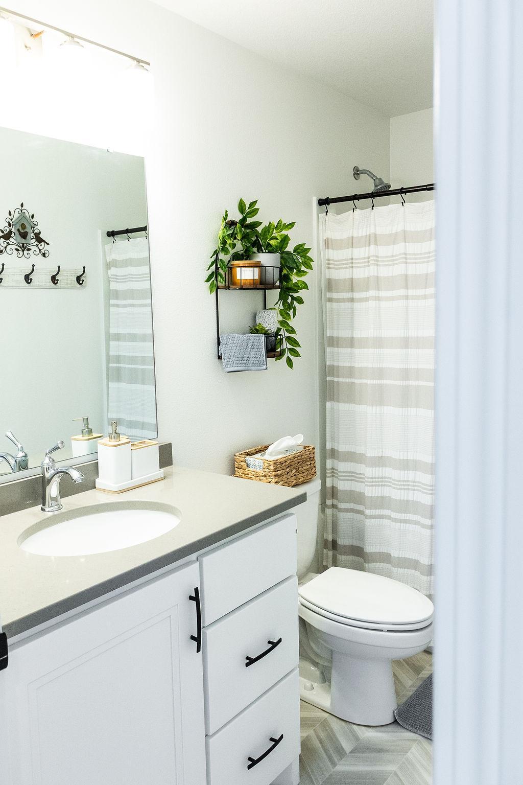 Basement full bathroom