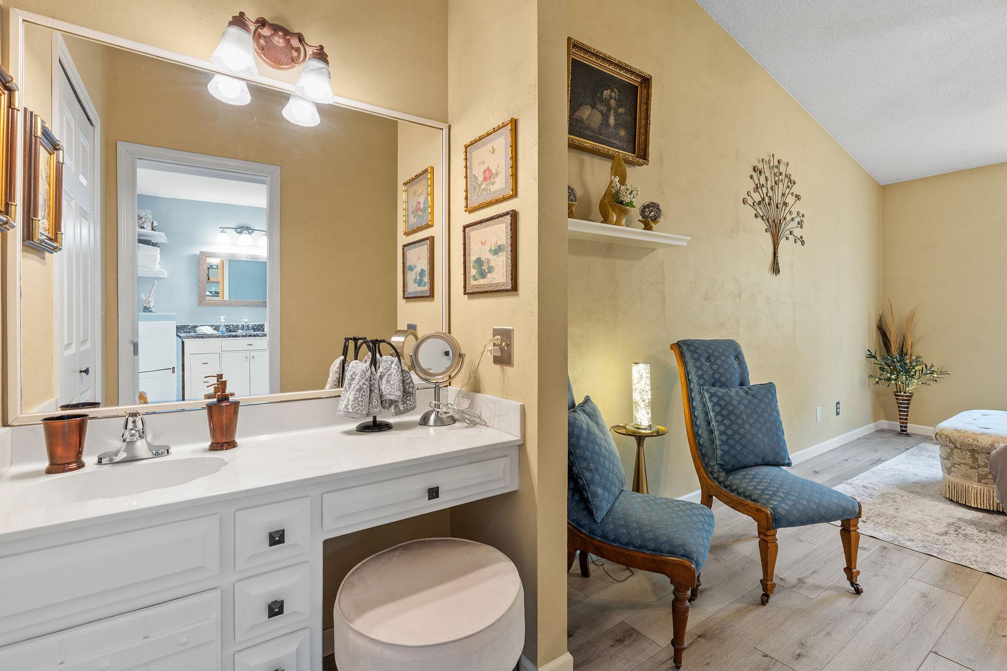 44-web-or-mls-2969 120th Ave NW-44.jpg